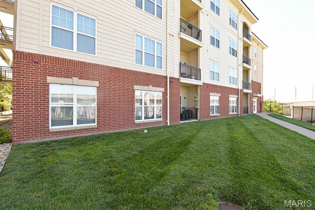 1270 Strassner Drive 3403, St Louis, MO 63144