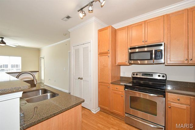 1270 Strassner Drive 3403, St Louis, MO 63144