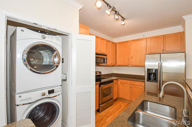 1270 Strassner Drive 3403, St Louis, MO 63144