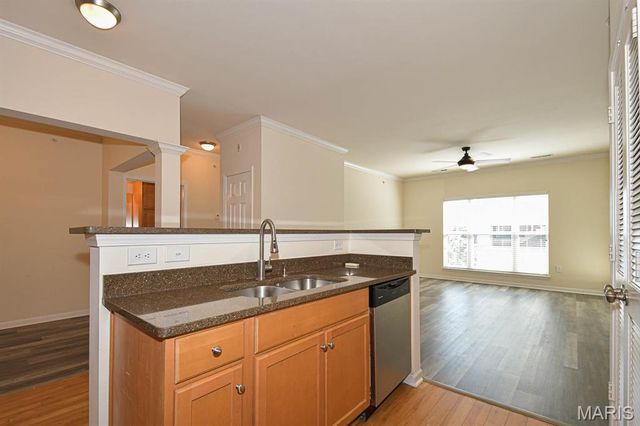 1270 Strassner Drive 3403, St Louis, MO 63144