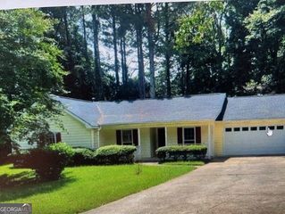 3677 Fernbrook Drive, Snellville, GA 30039