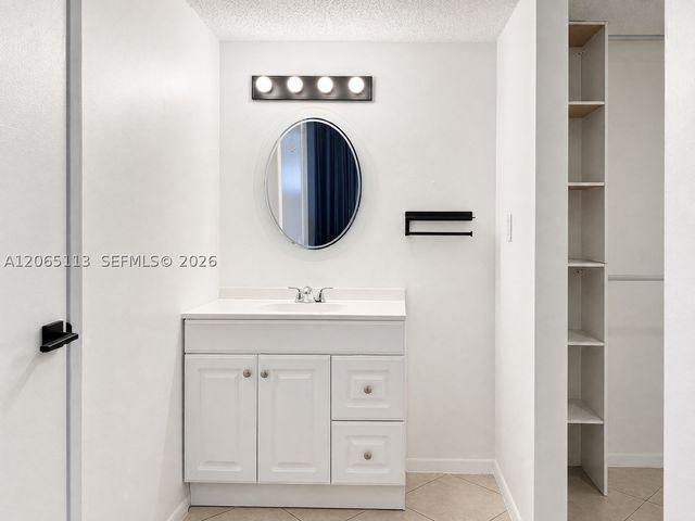 1621 Collins Ave 402, Miami Beach, FL 33139