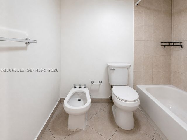 1621 Collins Ave 402, Miami Beach, FL 33139