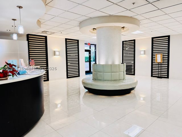 1621 Collins Ave 402, Miami Beach, FL 33139