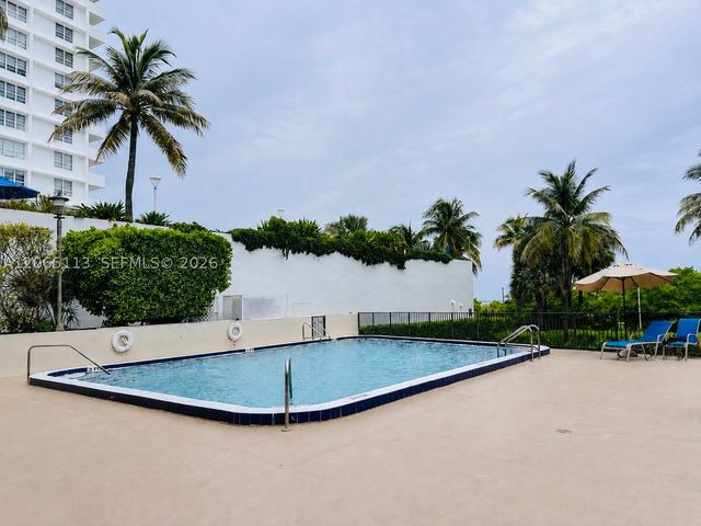 1621 Collins Ave 402, Miami Beach, FL 33139