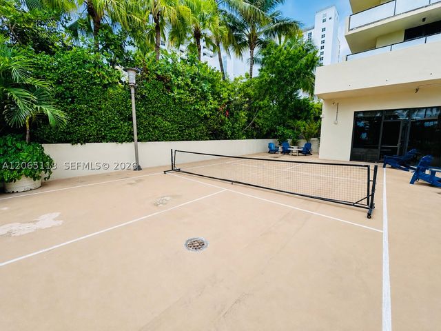 1621 Collins Ave 402, Miami Beach, FL 33139