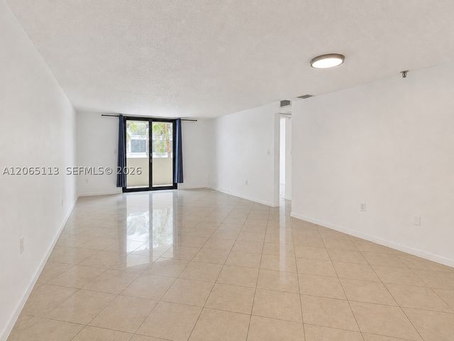 1621 Collins Ave 402, Miami Beach, FL 33139