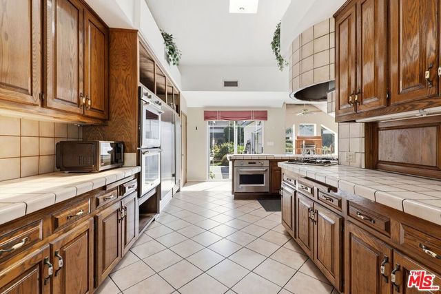 6956 Wish Avenue, Van Nuys, CA 91406