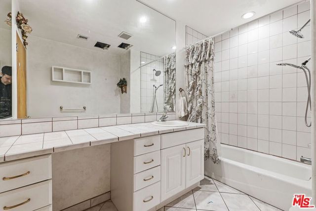 6956 Wish Avenue, Van Nuys, CA 91406