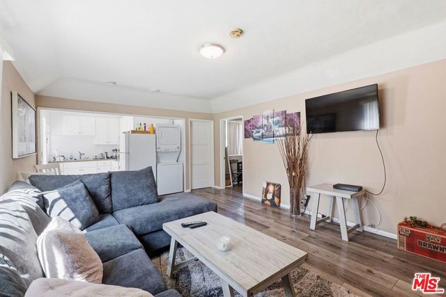 6956 Wish Avenue, Van Nuys, CA 91406