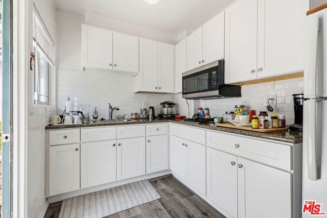 6956 Wish Avenue, Van Nuys, CA 91406