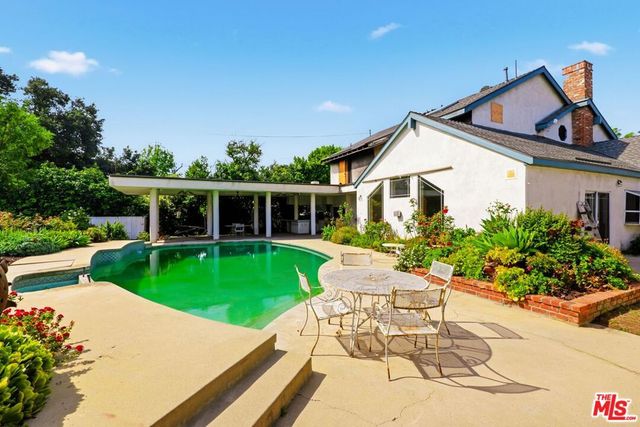 6956 Wish Avenue, Van Nuys, CA 91406