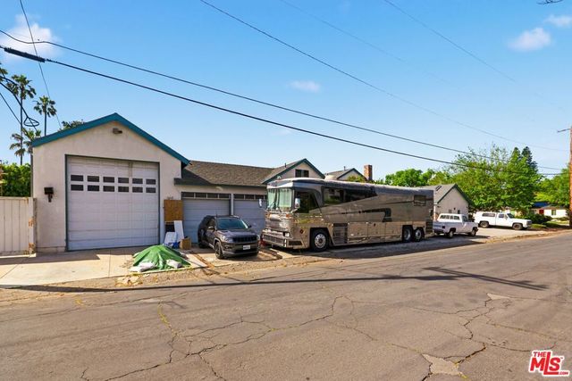 6956 Wish Avenue, Van Nuys, CA 91406