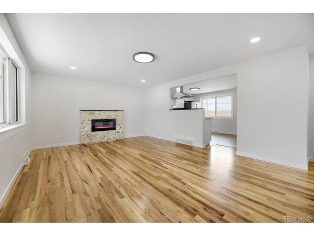 900 S Yarrow St, Lakewood, CO 80226