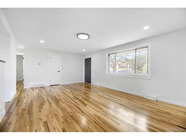 900 S Yarrow St, Lakewood, CO 80226