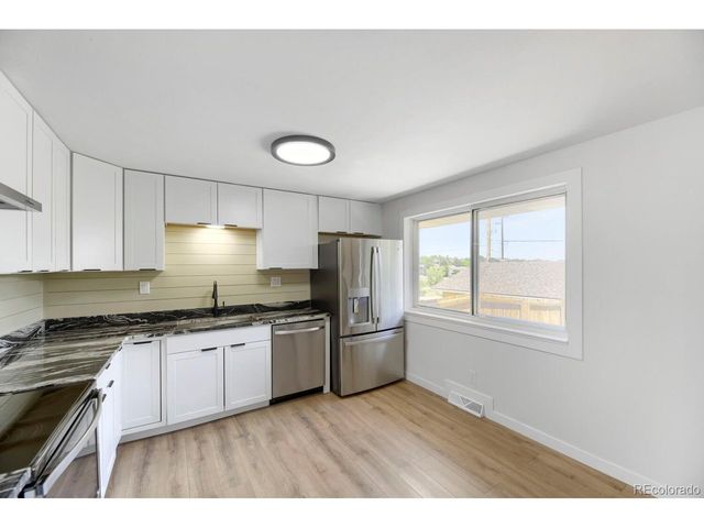 900 S Yarrow St, Lakewood, CO 80226