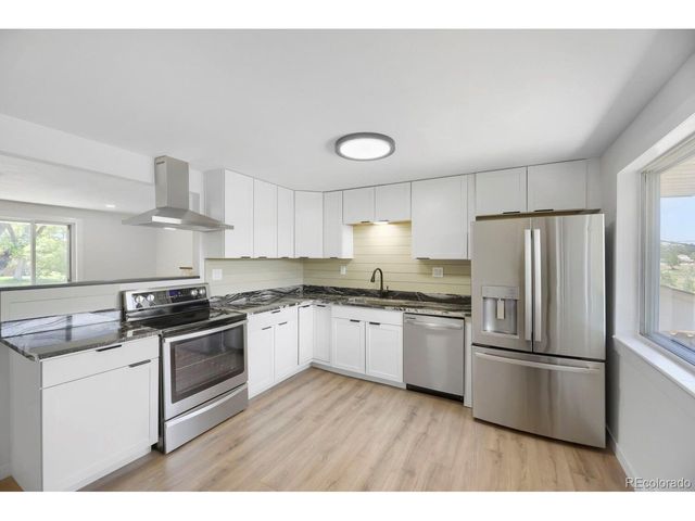 900 S Yarrow St, Lakewood, CO 80226