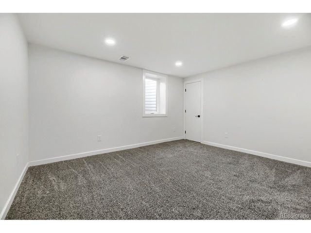 900 S Yarrow St, Lakewood, CO 80226