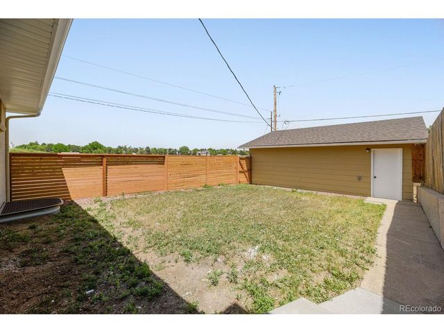 900 S Yarrow St, Lakewood, CO 80226
