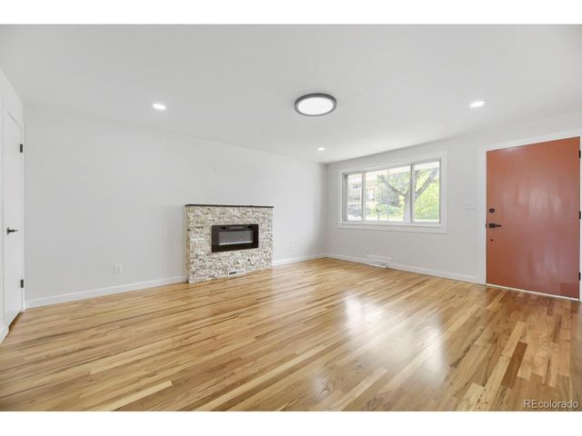 900 S Yarrow St, Lakewood, CO 80226