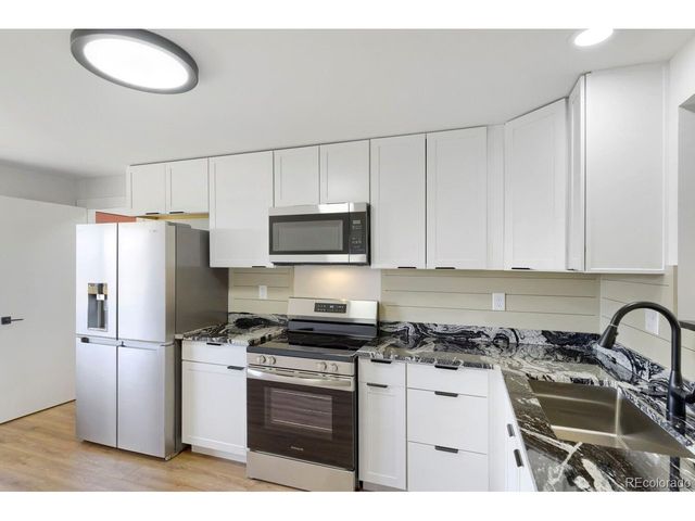 900 S Yarrow St, Lakewood, CO 80226