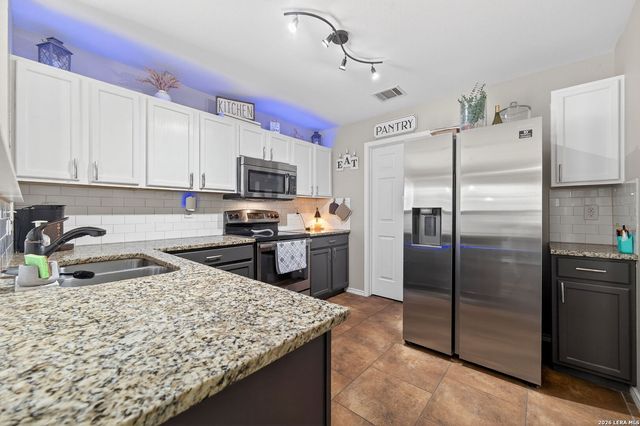 114 Mallow Grv, San Antonio, TX 78253