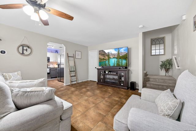 114 Mallow Grv, San Antonio, TX 78253