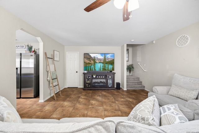 114 Mallow Grv, San Antonio, TX 78253