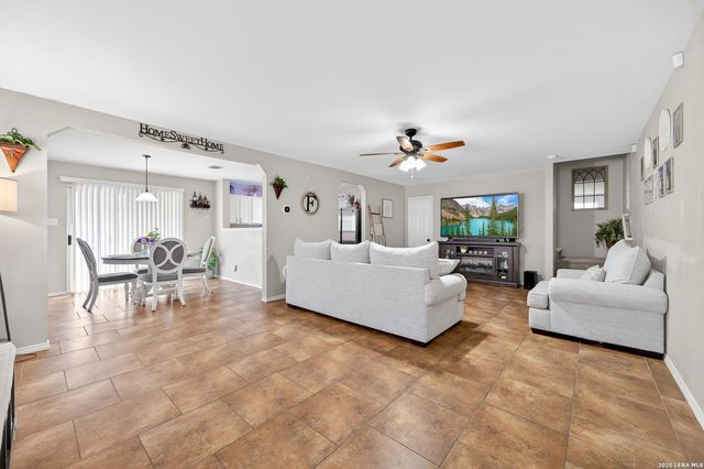 114 Mallow Grv, San Antonio, TX 78253