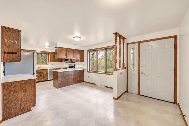 2879 LIME KILN ROAD, Green Bay, WI 54311