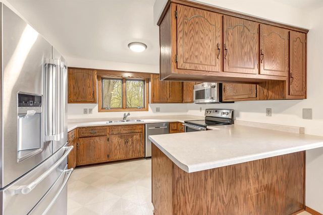 2879 LIME KILN ROAD, Green Bay, WI 54311