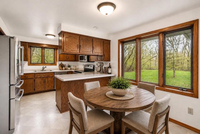 2879 LIME KILN ROAD, Green Bay, WI 54311