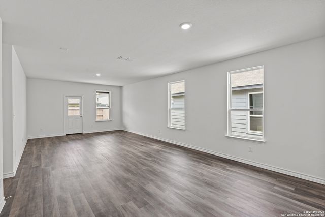 8232 Smithers Ave, San Antonio, TX 78252