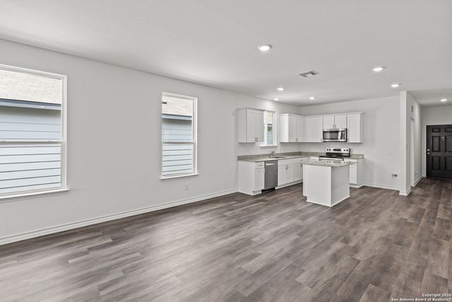 8232 Smithers Ave, San Antonio, TX 78252