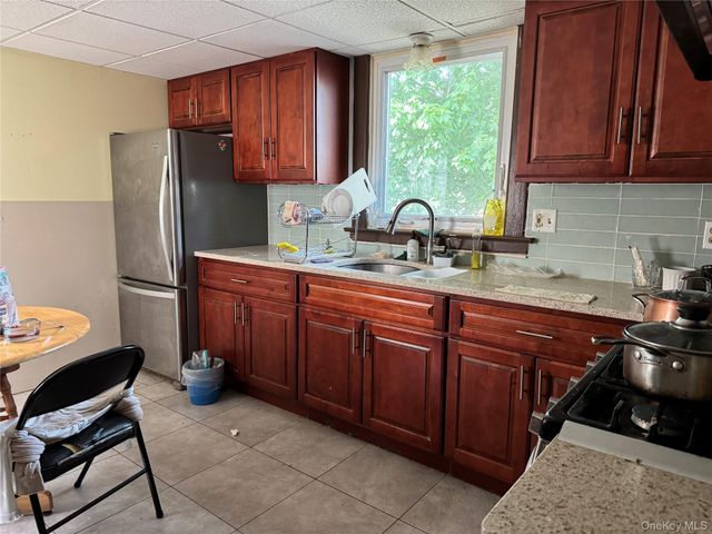 39 Crescent Place, Middletown, NY 10940