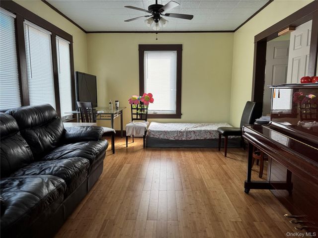 39 Crescent Place, Middletown, NY 10940