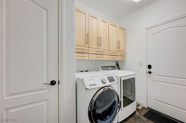 5556 Dancing Fox Court, Las Vegas, NV 89139