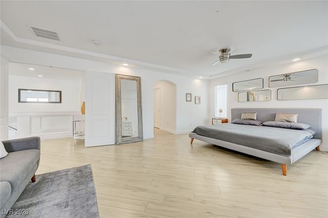 5556 Dancing Fox Court, Las Vegas, NV 89139