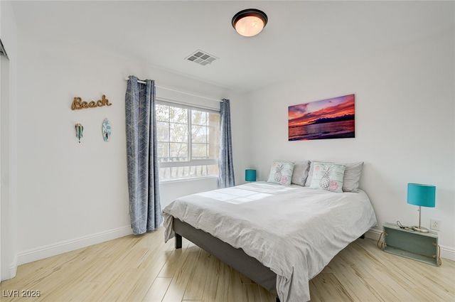 5556 Dancing Fox Court, Las Vegas, NV 89139