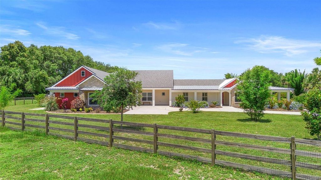 700 OLD GENEVA ROAD, Geneva, FL 32732