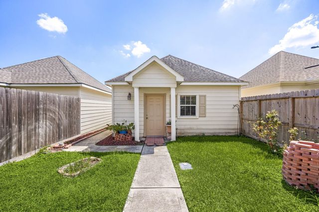1811 Leisure Court, Pasadena, TX 77504