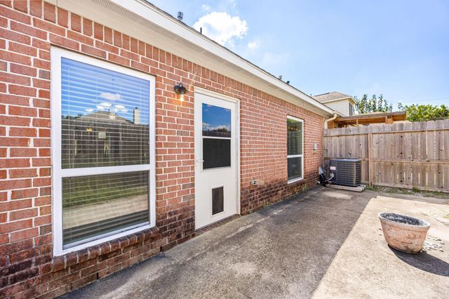 1811 Leisure Court, Pasadena, TX 77504