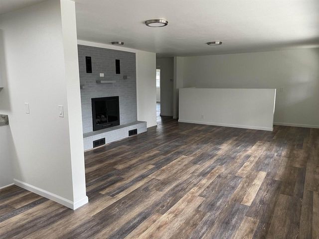 401-403 Mineral Point Court, Janesville, WI 53548