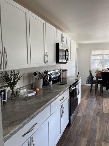 401-403 Mineral Point Court, Janesville, WI 53548