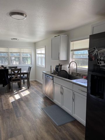 401-403 Mineral Point Court, Janesville, WI 53548