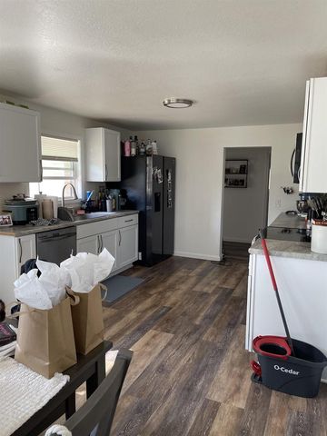 401-403 Mineral Point Court, Janesville, WI 53548