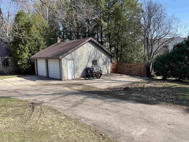 401-403 Mineral Point Court, Janesville, WI 53548