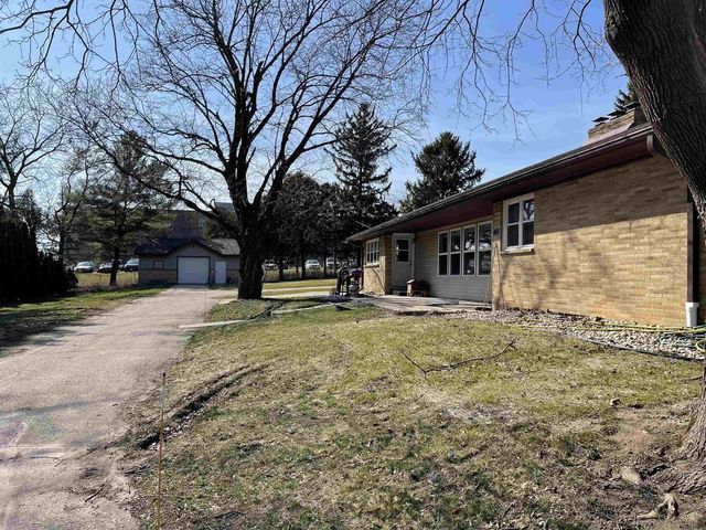 401-403 Mineral Point Court, Janesville, WI 53548