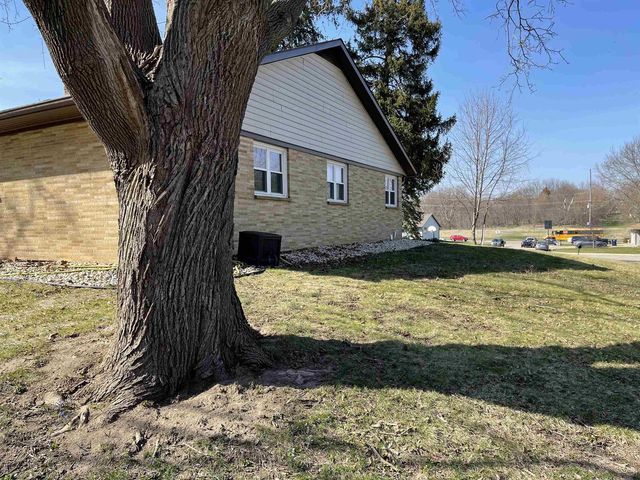 401-403 Mineral Point Court, Janesville, WI 53548