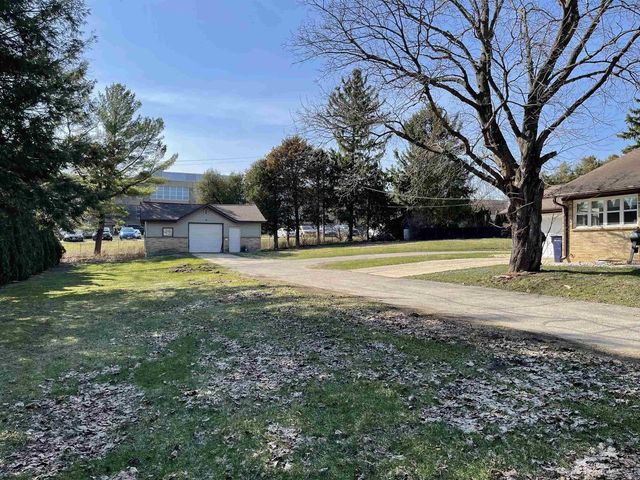 401-403 Mineral Point Court, Janesville, WI 53548